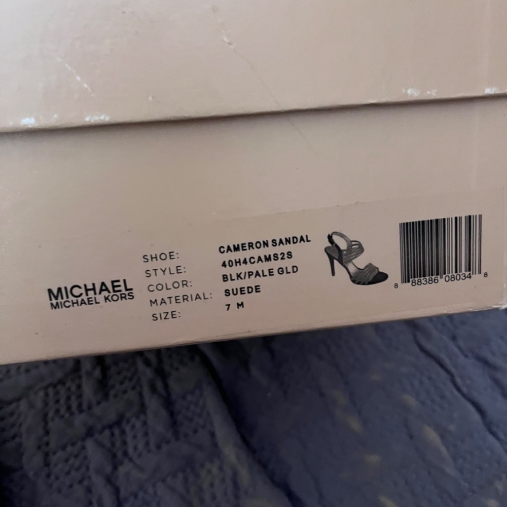 Shoes - Picture 4 of 4